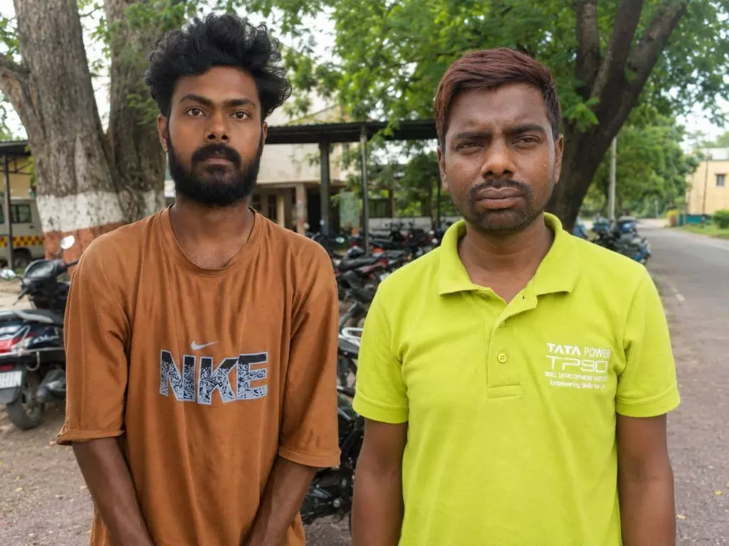 Cyber ​​Fraud : साइबर ठगी का पर्दाफाश, सिर्फ एक मैसेज से उड़ गए 3.94 लाख, झारखंड से दो आरोपी गिरफ्तार
