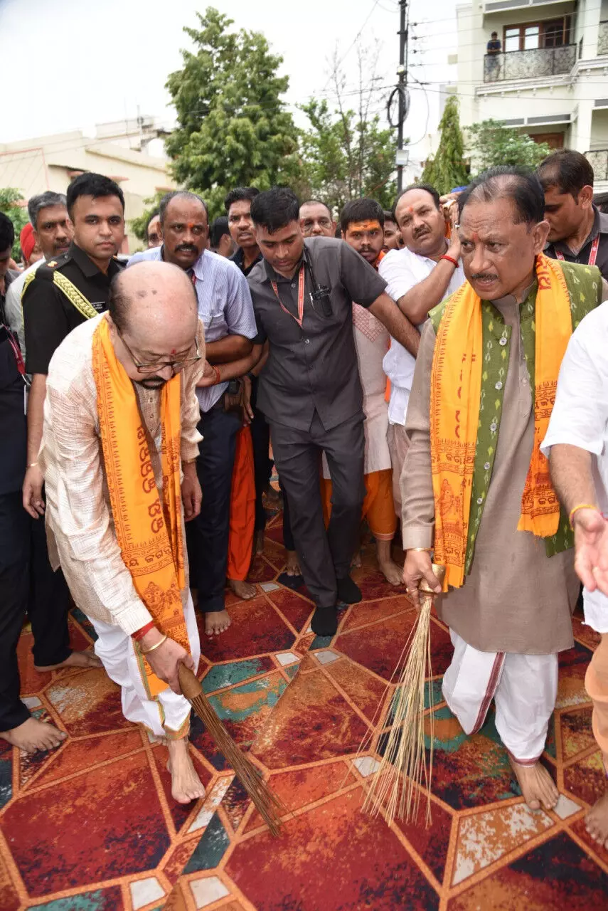 Raipur City News : रायपुर में श्रद्धा और भक्ति के साथ निकली भगवान जगन्नाथ की रथयात्रा, राज्यपाल और मुख्यमंत्री ने निभाई ‘छेरा-पहरा’ की परंपरा