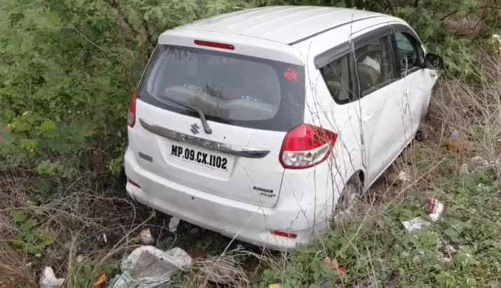 MP Accident : तेज रफ्तार अर्टिगा ने बाइक को मारी टक्कर, एक ही परिवार के 3 लोगों की मौत