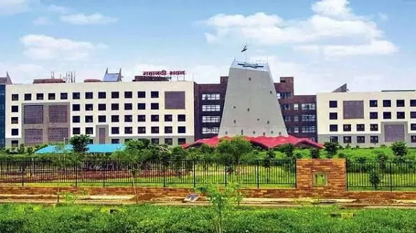 CG Breaking : बिलासपुर को मिला नया प्रभारी डीईओ, डॉ. अजय कौशिक संभालेंगे जिला शिक्षा अधिकारी का अतिरिक्त जिम्मा