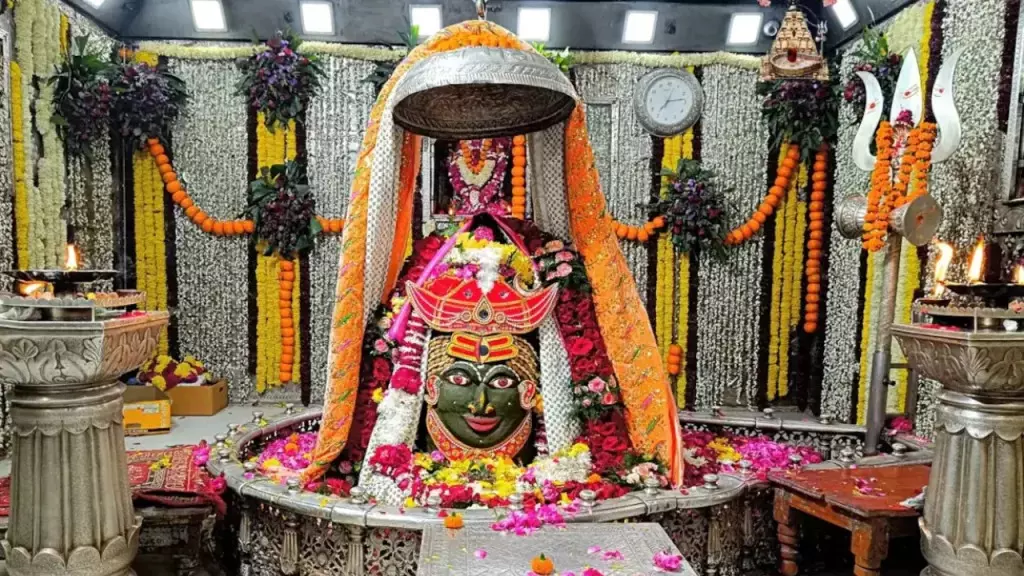 Mahakaal Darshan: आषाढ़ गुप्त नवरात्र के आठवें दिन करें बाबा महाकालेश्वर के दर्शन, देखें लाइव Mahakaal Darshan: आषाढ़ गुप्त नवरात्र के आठवें दिन करें बाबा महाकालेश्वर के दर्शन, देखें लाइव