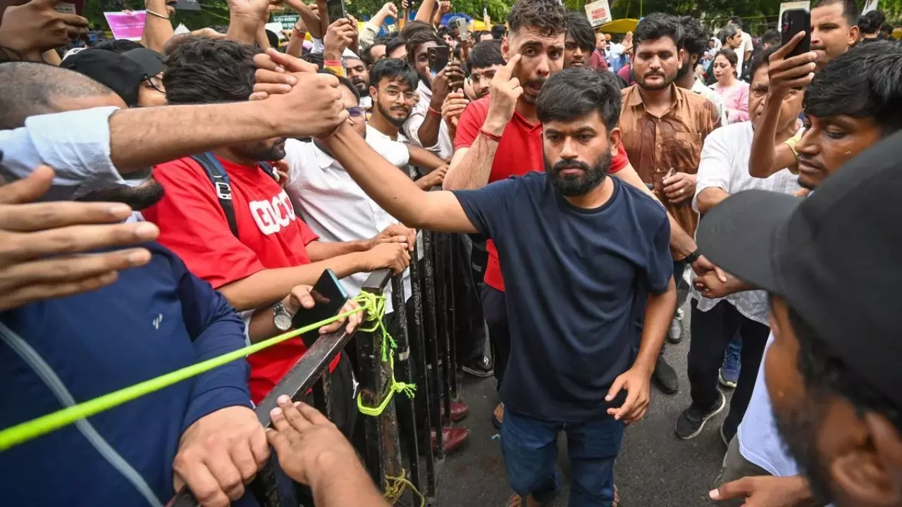 CJP Protest : सरकार से बातचीत को तैयार कॉकरोच जनता पार्टी, लेकिन रखी नई शर्त; जंतर-मंतर पर बुलाया