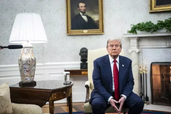 US Tariffs on Generic Drugs: ट्रंप का बड़ा ऐलान, जेनेरिक दवाओं पर लगेगा 200% तक टैरिफ, जानें भारत पर क्या होगा असर