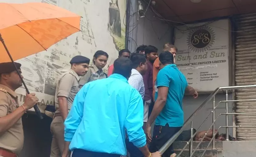 Raipur City Crime : महिला थाने से चंद कदम दूर युवक की खून से सनी लाश मिलने से फैली सनसनी, पुलिस जांच में जुटी