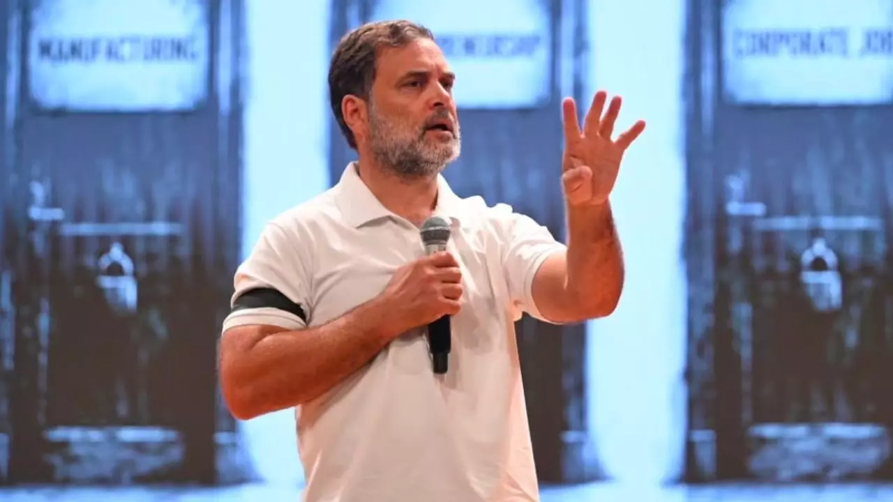 Rahul Gandhi : राहुल गांधी का केंद्र सरकार पर हमला, शिक्षा मंत्री के इस्तीफे समेत रखीं तीन बड़ी मांगें