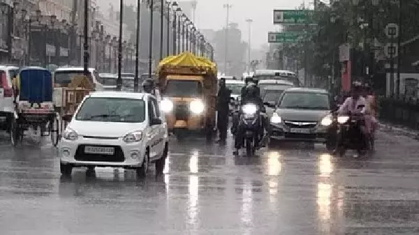CG Weather News: आषाढ़ में ही सावन का अहसास, छत्तीसगढ़ में 2 दिन और झमाझम बारिश का अलर्ट, कई जिलों में रिकॉर्ड वर्षा CG Weather News: आषाढ़ में ही सावन का अहसास, छत्तीसगढ़ में 2 दिन और झमाझम बारिश का अलर्ट, कई जिलों में रिकॉर्ड वर्षा