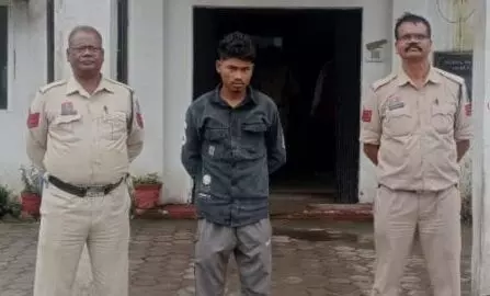 CG Accident : बाजार में पलटा बेकाबू ट्रैक्टर, दो लोगों की मौत, बिना नंबर वाहन चला रहा चालक गिरफ्तार