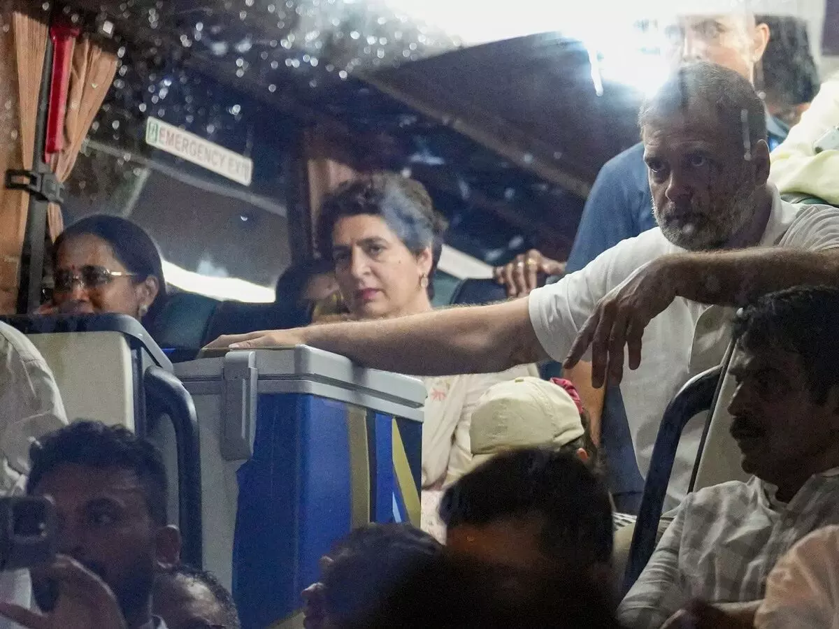 Rahul Gandhi: विपक्षी सांसदों की बैठक के बाद गांधी स्मृति पहुंच राहुल गांधी ने भरी हुंकार, इंडिया ब्लॉक के सांसद भी हैं साथ