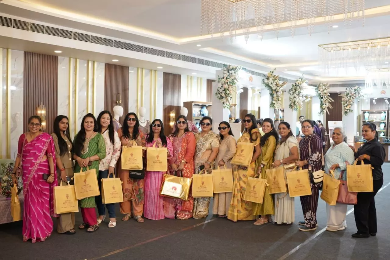 Raipur News : राजधानी में तीन दिवसीय प्रीमियम ज्वेलरी एग्ज़िबिशन की शुरुआत, गोल्ड-डायमंड कलेक्शन के साथ आकर्षक ऑफर्स का लाभ Raipur News : राजधानी में तीन दिवसीय प्रीमियम ज्वेलरी एग्ज़िबिशन की शुरुआत, गोल्ड-डायमंड कलेक्शन के साथ आकर्षक ऑफर्स का लाभ