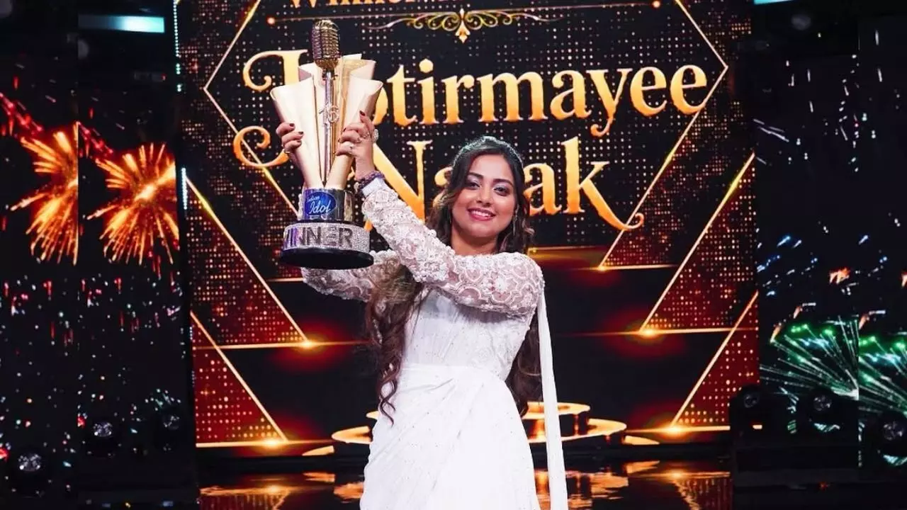 Indian Idol 16 Winner: ओडिशा की ज्योतिर्मयी नायक बनीं इंडियन आइडल 16 की विजेता, कैंसर मरीजों को म्यूजिक थेरेपी देने वाली सिंगर ने जीता देश का दिल