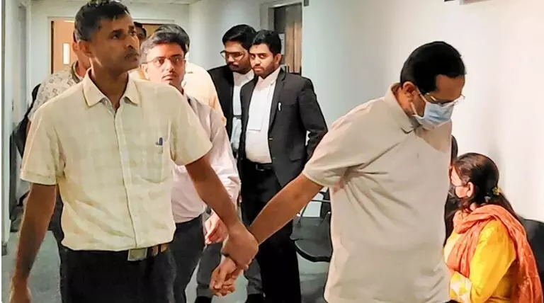NEET-UG 2026 paper leak case: नीट यूजी 2026 पेपर लीक मामले में सीबीआई ने 360 गवाह-422 सबूतों के साथ 13 आरोपियों के खिलाफ दाखिल की चार्जशीट, फास्ट ट्रैक कोर्ट में सुनवाई आज NEET-UG 2026 paper leak case: नीट यूजी 2026 पेपर लीक मामले में सीबीआई ने 360 गवाह-422 सबूतों के साथ 13 आरोपियों के खिलाफ दाखिल की चार्जशीट, फास्ट ट्रैक कोर्ट में सुनवाई आज