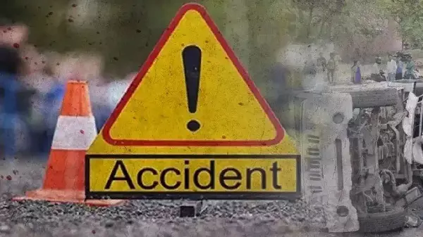 Ghaziabad Road Accident : नई बोलेरो की पहली यात्रा बनी आखिरी, ट्रक से भीषण टक्कर में 3 की मौत, कई घायल