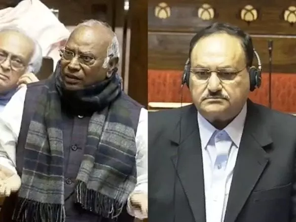 Rajya Sabha: राज्यसभा में गरमाई बहस, मनुस्मृति को लेकर आमने-सामने आए सत्ता पक्ष और विपक्ष, खरगे की टिप्पणी रिकॉर्ड से हटाई गई