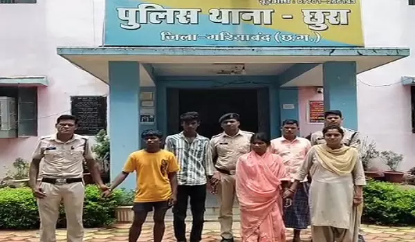 CG Crime : अवैध शराब पर कार्रवाई करने पहुंची पुलिस टीम पर हमला, महिला और नाबालिग समेत 6 गिरफ्तार