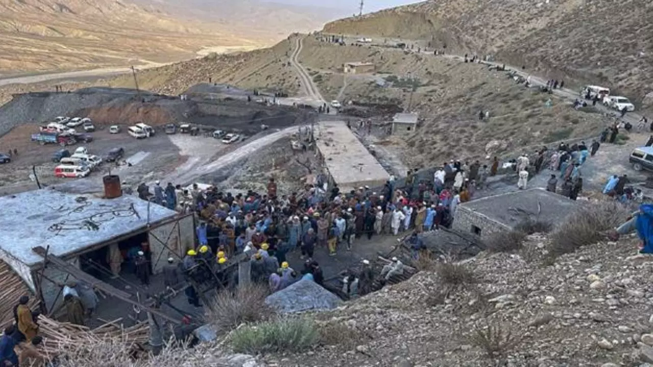 Balochistan Mine Blast: पाकिस्तान के बलूचिस्तान में बड़ा खदान हादसा, मीथेन गैस विस्फोट में 34 खनिकों की मौत Balochistan Mine Blast: पाकिस्तान के बलूचिस्तान में बड़ा खदान हादसा, मीथेन गैस विस्फोट में 34 खनिकों की मौत