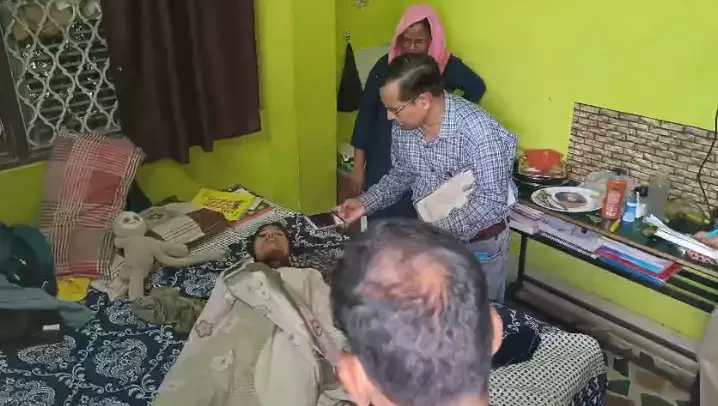 MP News : प्रतियोगी परीक्षा की तैयारी कर रही छात्रा ने PG में लगाई फांसी, जांच में जुटी पुलिस MP News : प्रतियोगी परीक्षा की तैयारी कर रही छात्रा ने PG में लगाई फांसी, जांच में जुटी पुलिस