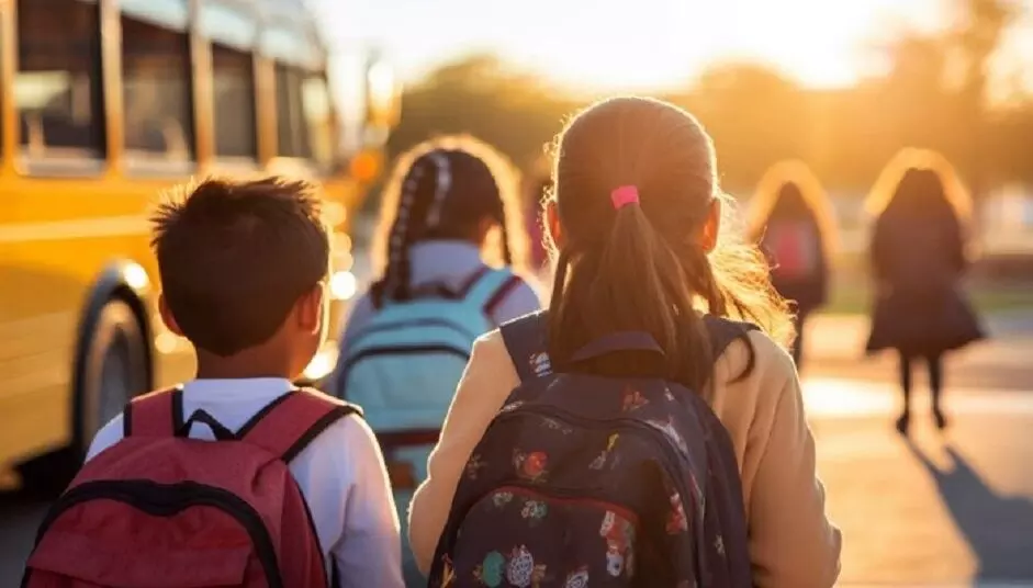 स्कूलों का बदला टाइम-टेबल, अब संडे को भी लगेगी क्लॉस, इस दिन रहेगा साप्ताहिक अवकाश, जानिए वजह स्कूलों का बदला टाइम-टेबल, अब संडे को भी लगेगी क्लॉस, इस दिन रहेगा साप्ताहिक अवकाश, जानिए वजह