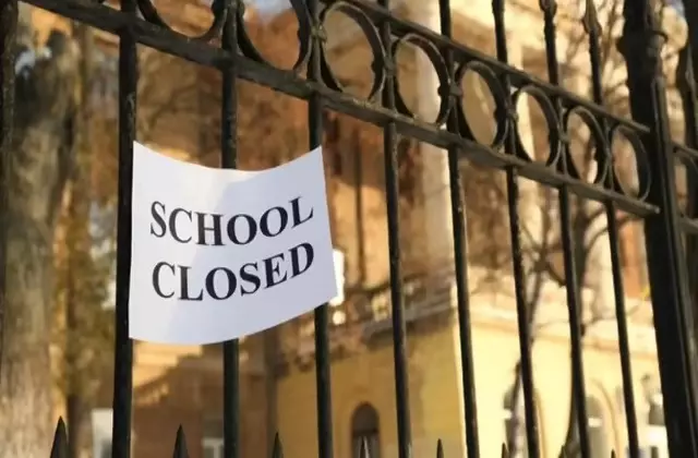 School Holiday: अब यहां हर शनिवार और सोमवार स्कूलों में रहेगी छुट्टी, डीएम ने जारी किया आदेश