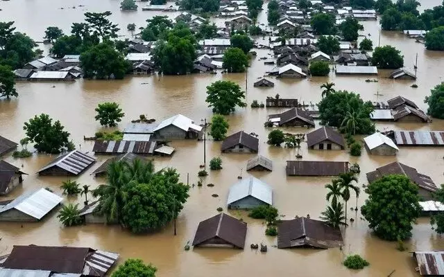 Floods in Assam: असम में बाढ़ से अब भी 1.92 लाख लोग प्रभावित, मृतकों की संख्या 82 पहुंची; सरकार ने बीमा और कर्ज राहत का किया ऐलान Floods in Assam: असम में बाढ़ से अब भी 1.92 लाख लोग प्रभावित, मृतकों की संख्या 82 पहुंची; सरकार ने बीमा और कर्ज राहत का किया ऐलान