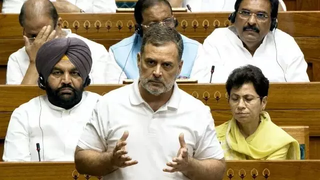 Rahul Gandhi: प्रधानमंत्री के वीडियो के बाद राहुल गांधी का पलटवार, बोले- छात्र नहीं, मोदी जी माफी मांगे