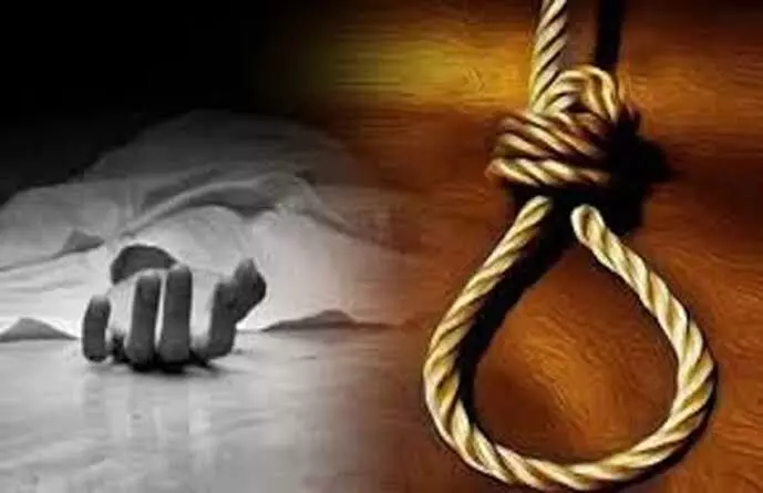 Raipur Crime : घर में फंदे पर लटकी मिली नवविवाहिता, संतान नहीं होने के विवाद की आशंका, पुलिस जांच में जुटी Raipur Crime : घर में फंदे पर लटकी मिली नवविवाहिता, संतान नहीं होने के विवाद की आशंका, पुलिस जांच में जुटी