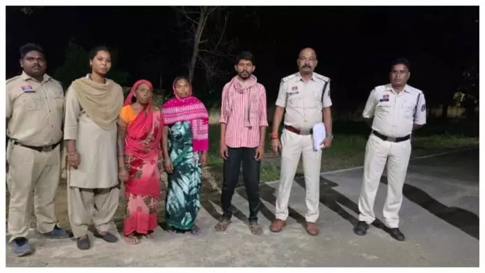 CG Crime : प्रेम संबंध और जमीन विवाद बना खूनी साजिश, मां की हत्या के बाद बेटे ने छिपाया शव, तीन गिरफ्तार