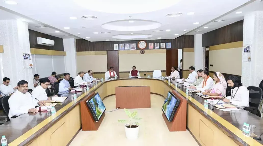 CG Cabinet Meeting: साय कैबिनेट के बड़े फैसले : AI मिशन को मंजूरी, BEML प्लांट के लिए जमीन से लेकर सड़कों और बिजली क्षेत्र तक लिए अहम निर्णय CG Cabinet Meeting: साय कैबिनेट के बड़े फैसले : AI मिशन को मंजूरी, BEML प्लांट के लिए जमीन से लेकर सड़कों और बिजली क्षेत्र तक लिए अहम निर्णय