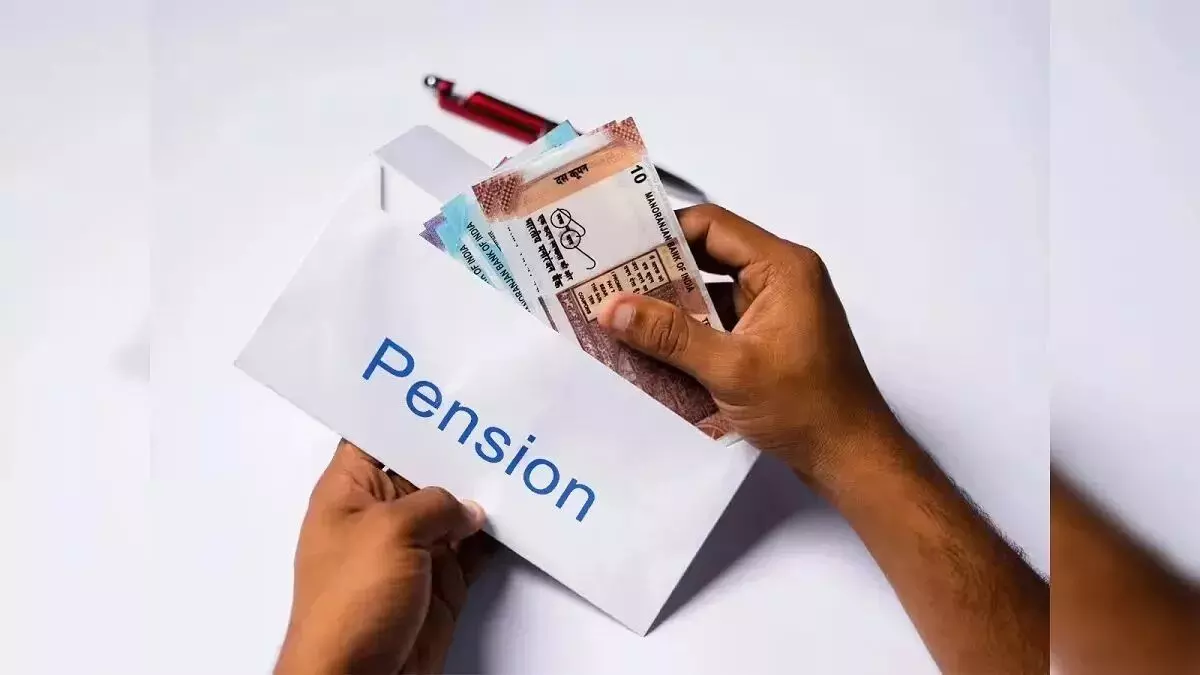 CG: पेंशनरों को राहत: डीआर 55% से बढ़ाकर 58% किया, लंबित पेंशन मामलों पर भी अपडेट CG: पेंशनरों को राहत: डीआर 55% से बढ़ाकर 58% किया, लंबित पेंशन मामलों पर भी अपडेट