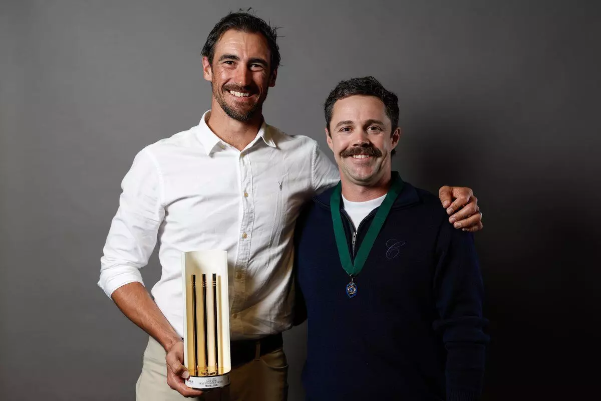 Cricket Australia Awards: ट्रैविस हेड ने लगातार दूसरी बार जीता एलन बॉर्डर मेडल, स्टार्क बने टेस्ट प्लेयर ऑफ द ईयर Cricket Australia Awards: ट्रैविस हेड ने लगातार दूसरी बार जीता एलन बॉर्डर मेडल, स्टार्क बने टेस्ट प्लेयर ऑफ द ईयर
