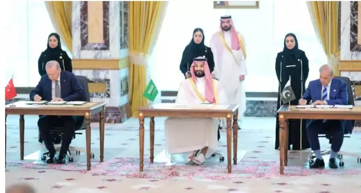 pakistan saudi turkiye joint defence agreement: सऊदी अरब, तुर्की और पाकिस्तान के डिफेंस पैक्ट, सामाने आई भारत की पहली प्रतिक्रिया