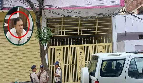 MP Lokayukta Raid : ग्रामीण विकास बैंक के क्लर्क के ठिकानों पर छापा, 6 करोड़ से ज्यादा की संपत्ति का खुलासा MP Lokayukta Raid : ग्रामीण विकास बैंक के क्लर्क के ठिकानों पर छापा, 6 करोड़ से ज्यादा की संपत्ति का खुलासा