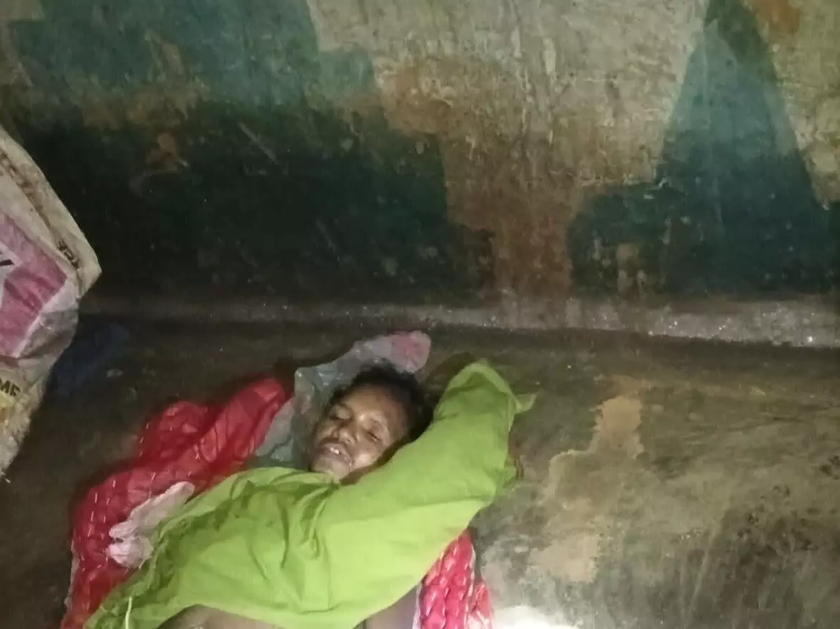 CG Crime : खेत में रोपा लगाने के दौरान हुआ विवाद, नशे में पति ने पत्नी की पीट-पीटकर की हत्या CG Crime : खेत में रोपा लगाने के दौरान हुआ विवाद, नशे में पति ने पत्नी की पीट-पीटकर की हत्या