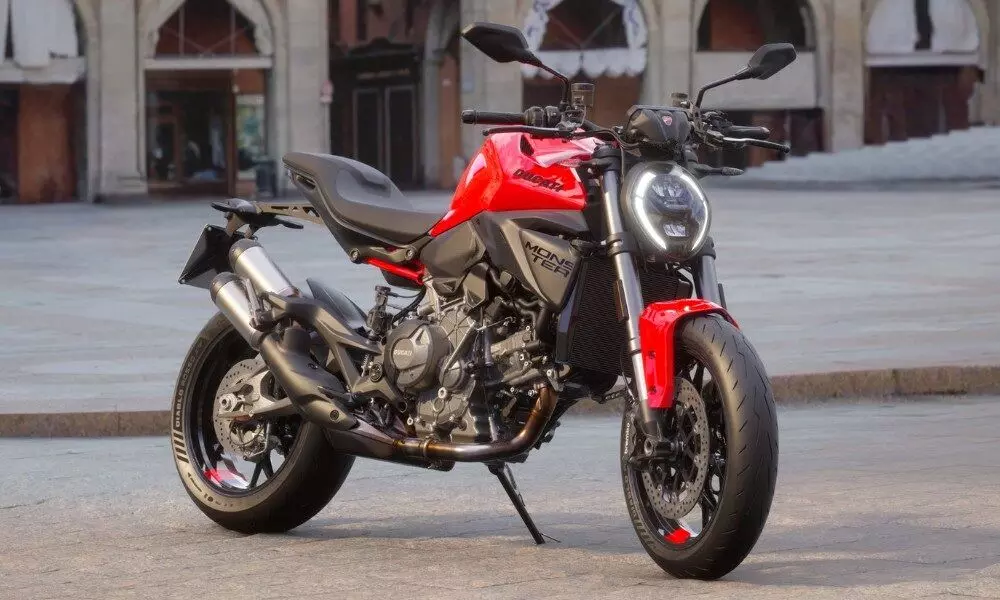 Ducati: डुकाटी मॉन्स्टर भारत में लॉन्च, न्यू डिजाइन और दमदार V2 इंजन, जानें इसकी पावर, फीचर्स और कीमत Ducati: डुकाटी मॉन्स्टर भारत में लॉन्च, न्यू डिजाइन और दमदार V2 इंजन, जानें इसकी पावर, फीचर्स और कीमत