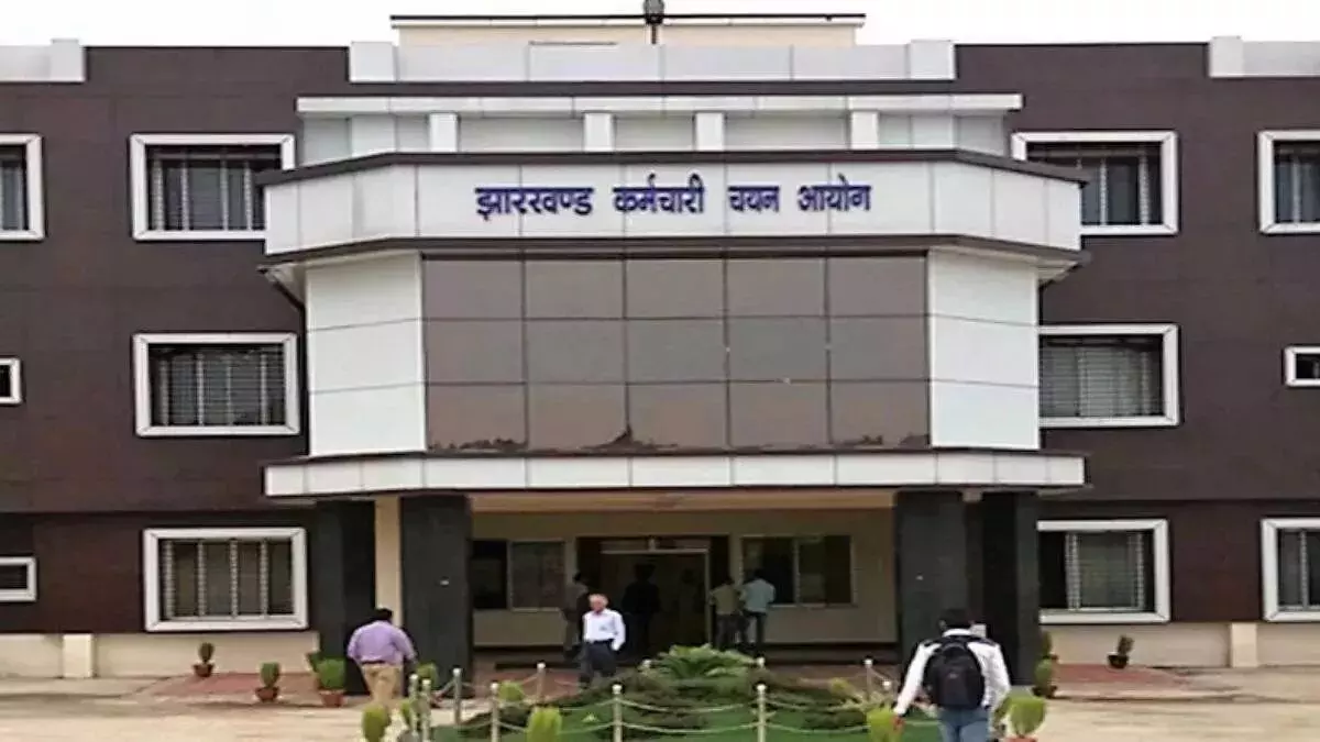 JSSC JE पेपर लीक मामले में SIT की बड़ी कार्रवाई, परीक्षा एजेंसी का डायरेक्टर गिरफ्तार JSSC JE पेपर लीक मामले में SIT की बड़ी कार्रवाई, परीक्षा एजेंसी का डायरेक्टर गिरफ्तार