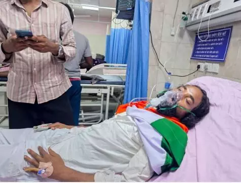 Jharkhand JSSC CGL Protest: देवेंद्र नाथ महतो का ICU में भी अनशन, अस्पताल से जारी किया संदेश, जानें कैसी है हालत Jharkhand JSSC CGL Protest: देवेंद्र नाथ महतो का ICU में भी अनशन, अस्पताल से जारी किया संदेश, जानें कैसी है हालत