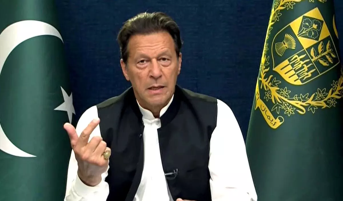 Imran Khan: पूर्व PM इमरान खान की जेल में मौत की खबर से पाकिस्तान में हड़कंप! सेना ने दावे को झूठा बताया, PTI बोली- CCTV में...