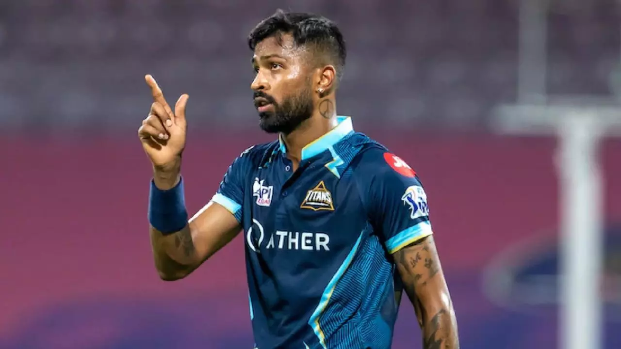 Hardik Pandya : गुजरात टाइटंस में वापसी की राह क्यों हुई बंद? कप्तानी की शर्त बनी बड़ा पेंच, जानिए पूरा मामला Hardik Pandya : गुजरात टाइटंस में वापसी की राह क्यों हुई बंद? कप्तानी की शर्त बनी बड़ा पेंच, जानिए पूरा मामला