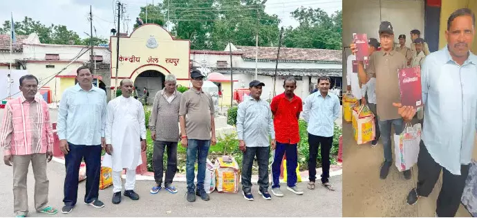 CG News : स्वतंत्रता दिवस से पहले 9 बंदियों को मिली आजादी, रायपुर सेंट्रल जेल से हुए रिहा, प्रदेश में 100 कैदी होंगे मुक्त CG News : स्वतंत्रता दिवस से पहले 9 बंदियों को मिली आजादी, रायपुर सेंट्रल जेल से हुए रिहा, प्रदेश में 100 कैदी होंगे मुक्त