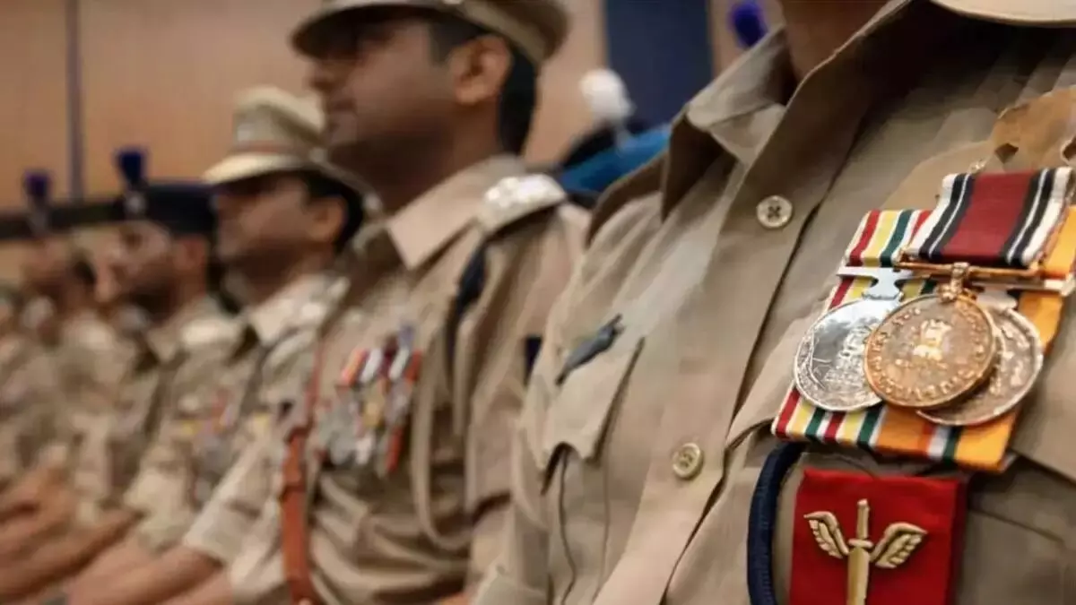 Independence Day 2026: छत्तीसगढ़ के 10 पुलिस अधिकारियों-कर्मियों को सराहनीय सेवा पदक, देखें लिस्ट