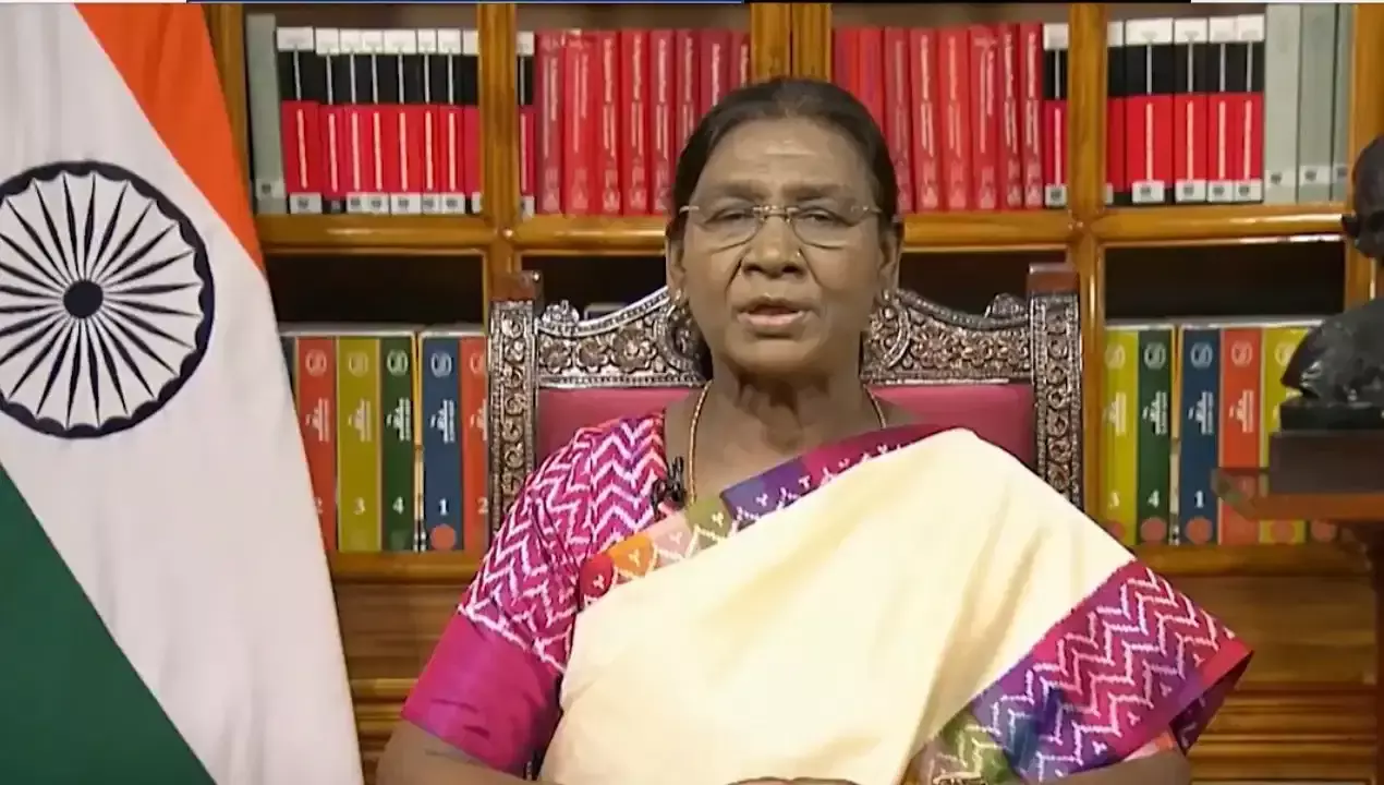 President Murmu 80th Independence Day Eve Address: तिरंगा हमारी स्वाधीनता का प्रतीक.... 80वें स्वतंत्रता दिवस की पूर्व संध्या पर राष्ट्रपति मुर्मू का राष्ट्र के नाम संबोधन President Murmu 80th Independence Day Eve Address: तिरंगा हमारी स्वाधीनता का प्रतीक.... 80वें स्वतंत्रता दिवस की पूर्व संध्या पर राष्ट्रपति मुर्मू का राष्ट्र के नाम संबोधन