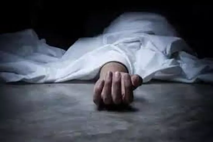 Raipur City Crime : AIIMS के सामने युवक की मौत, चलती कार से गिरने की आशंका, प्रेम प्रसंग से जुड़ा विवाद Raipur City Crime : AIIMS के सामने युवक की मौत, चलती कार से गिरने की आशंका, प्रेम प्रसंग से जुड़ा विवाद