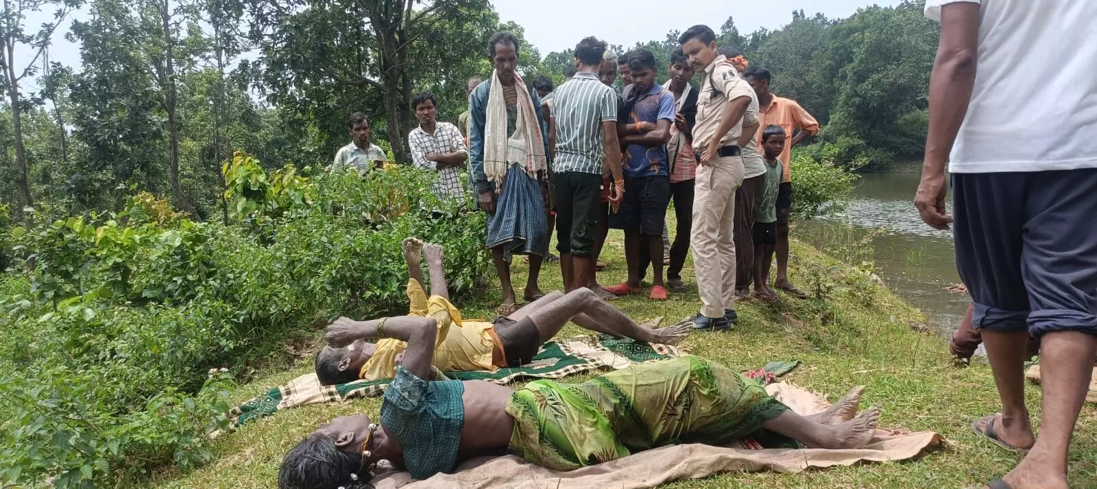 CG News : तालाब में डूबने से दंपति की मौत, एक महिला को ग्रामीणों ने बचाया CG News : तालाब में डूबने से दंपति की मौत, एक महिला को ग्रामीणों ने बचाया