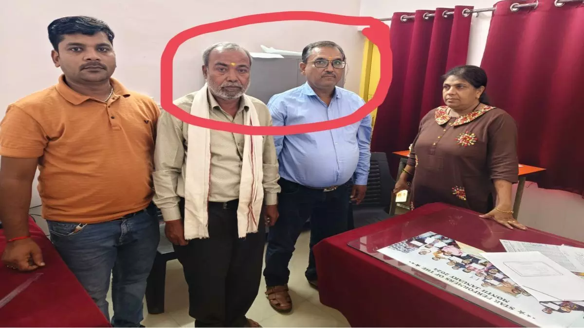 Lokayukta Action : बिजली कनेक्शन के नाम पर 12 हजार की रिश्वत, JE और लाइनमैन रंगे हाथ गिरफ्तार