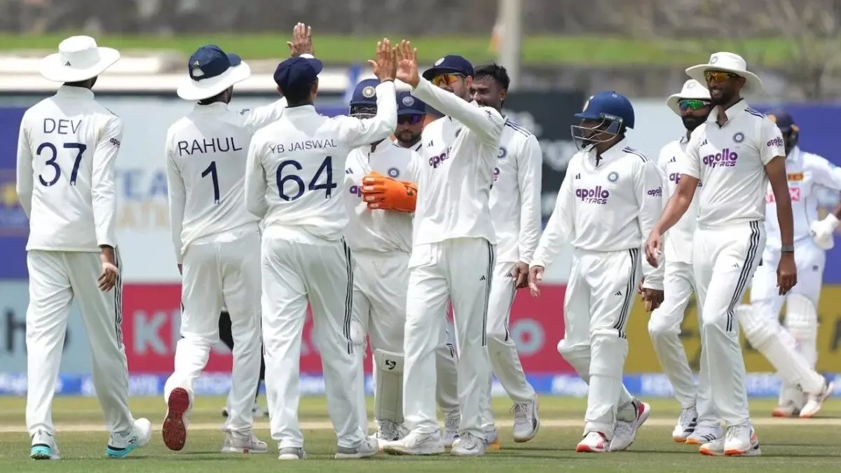 IND vs SL 1st Test Day 3: गॉल टेस्ट में भारत का दबदबा: श्रीलंका 284 रन पर ऑलआउट, भारत को 178 रन की बढ़त; दिनुशा ने जड़ा शतक IND vs SL 1st Test Day 3: गॉल टेस्ट में भारत का दबदबा: श्रीलंका 284 रन पर ऑलआउट, भारत को 178 रन की बढ़त; दिनुशा ने जड़ा शतक