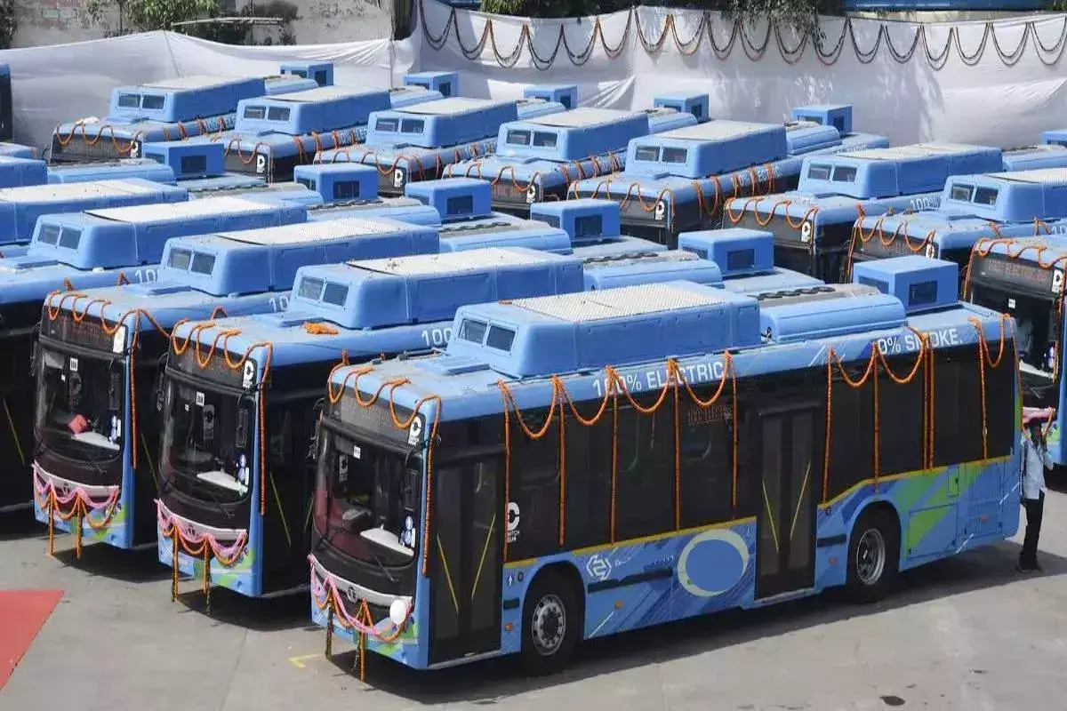 MP News : राजधानी की सड़कों पर आज से दौड़ेंगी 10 और नई ई-बसें, शहर के इन रूट्स की कनेक्टिविटी होगी मजबूत, दिव्यांग यात्रियों को भी सुविधा MP News : राजधानी की सड़कों पर आज से दौड़ेंगी 10 और नई ई-बसें, शहर के इन रूट्स की कनेक्टिविटी होगी मजबूत, दिव्यांग यात्रियों को भी सुविधा
