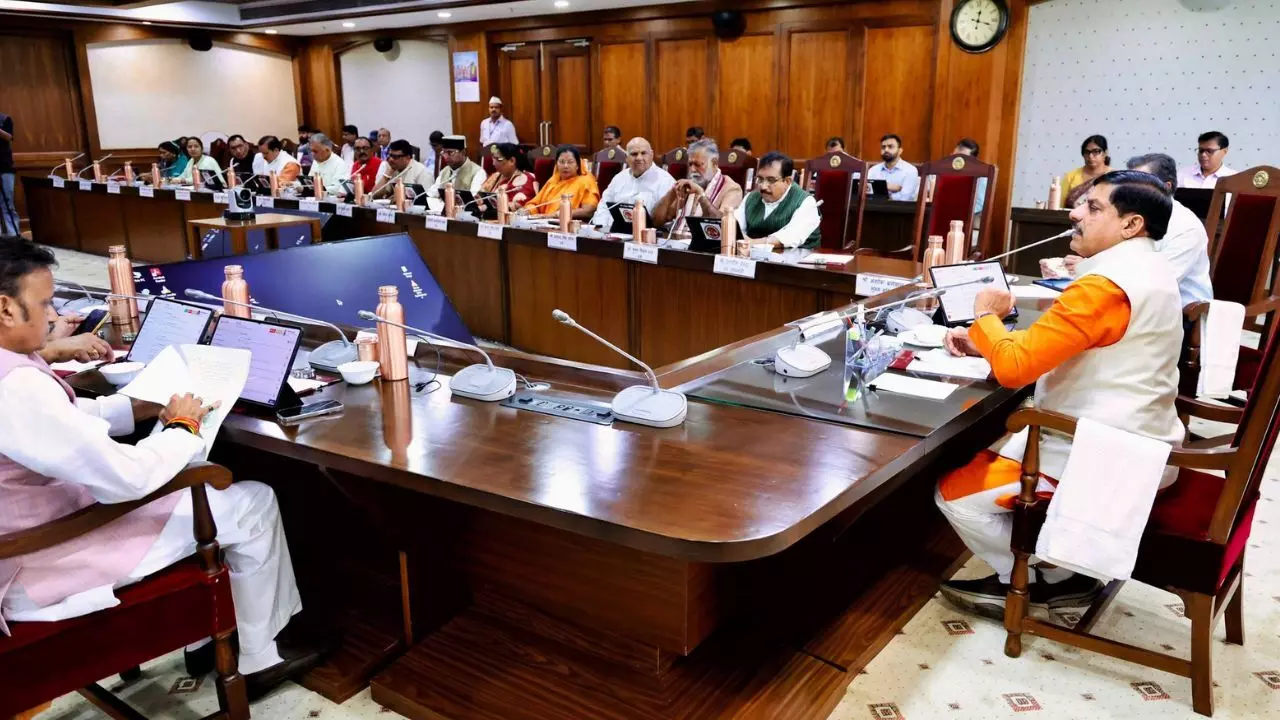 MP Cabinet Meeting: मोहन कैबिनेट के बड़े फैसले : नमन मिशन से टैलेंट सर्च तक, चार वर्किंग वुमन हॉस्टल के साथ कई प्रस्तावों पर लगी मुहर