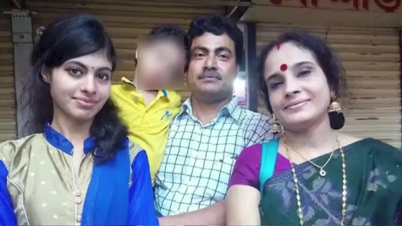 Bangladesh : रंगपुर में एक ही परिवार के 4 लोगों की हत्या, बंद घर में मिले शव; दो संदिग्ध हिरासत में Bangladesh : रंगपुर में एक ही परिवार के 4 लोगों की हत्या, बंद घर में मिले शव; दो संदिग्ध हिरासत में