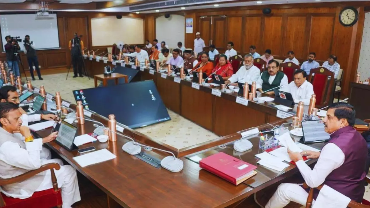 MP Cabinet : मोहन कैबिनेट के बड़े फैसले : Farmer ID से WhatsApp खाद बुकिंग तक, NABARD से लोन; 10,630 करोड़ की परियोजनाओं को मिली मंजूरी MP Cabinet : मोहन कैबिनेट के बड़े फैसले : Farmer ID से WhatsApp खाद बुकिंग तक, NABARD से लोन; 10,630 करोड़ की परियोजनाओं को मिली मंजूरी