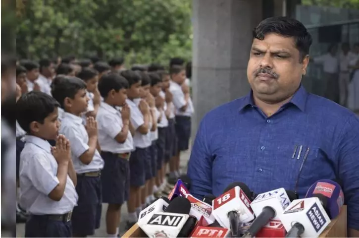 School Education Department: छत्तीसगढ़ के स्कूलों में बड़ा बदलाव: अब क्लासरूम में पढ़ाई की होगी सख्त मानिटरिंग, हर स्कूल में बनेगी बैंड पार्टी और बालिकाओं को मिलेगा कराटे का प्रशिक्षण School Education Department: छत्तीसगढ़ के स्कूलों में बड़ा बदलाव: अब क्लासरूम में पढ़ाई की होगी सख्त मानिटरिंग, हर स्कूल में बनेगी बैंड पार्टी और बालिकाओं को मिलेगा कराटे का प्रशिक्षण