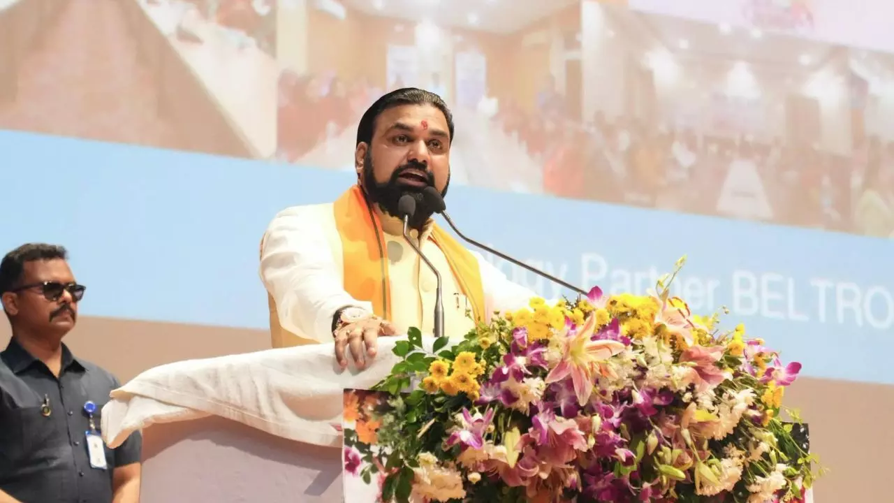 Bihar News : रक्षाबंधन पर CM सम्राट चौधरी का ऐलान, 10 लाख जीविका दीदियों के घर लगेंगे रूफटॉप सोलर पैनल Bihar News : रक्षाबंधन पर CM सम्राट चौधरी का ऐलान, 10 लाख जीविका दीदियों के घर लगेंगे रूफटॉप सोलर पैनल